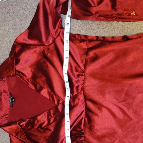 ❤️Vintage AGB Crimson Red Satin Stretchy Top - Picture 8 of 9
